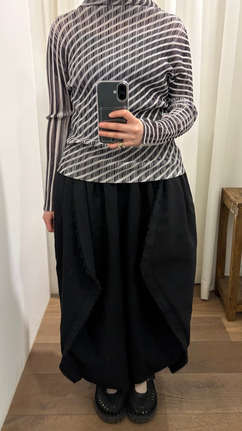 Distressed Ruffle Transformed Pants 상품이미지2