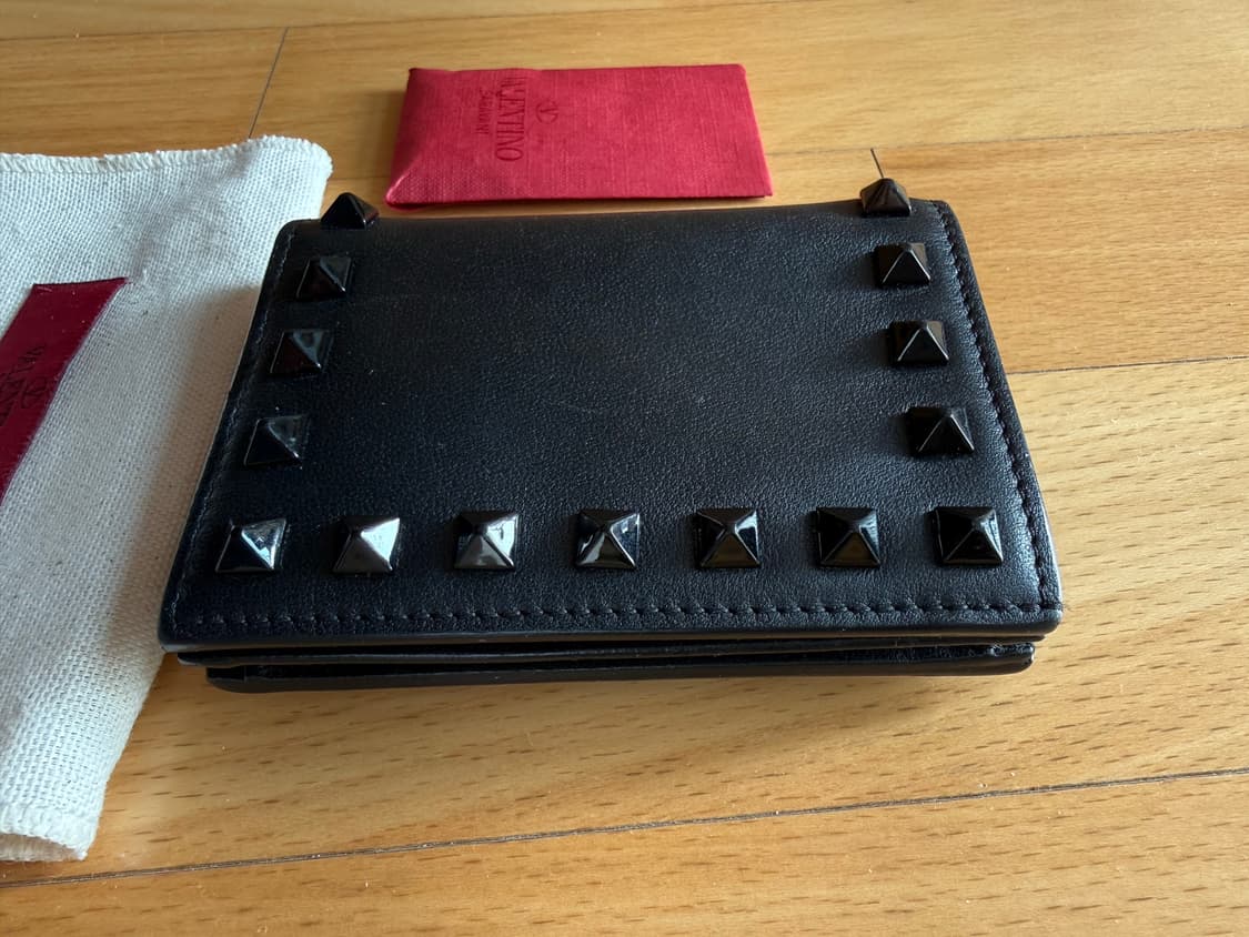 발렌티노 VALENTINO 지갑 중지갑 지퍼돌이 스터드 반지갑 명품지갑 상품이미지10