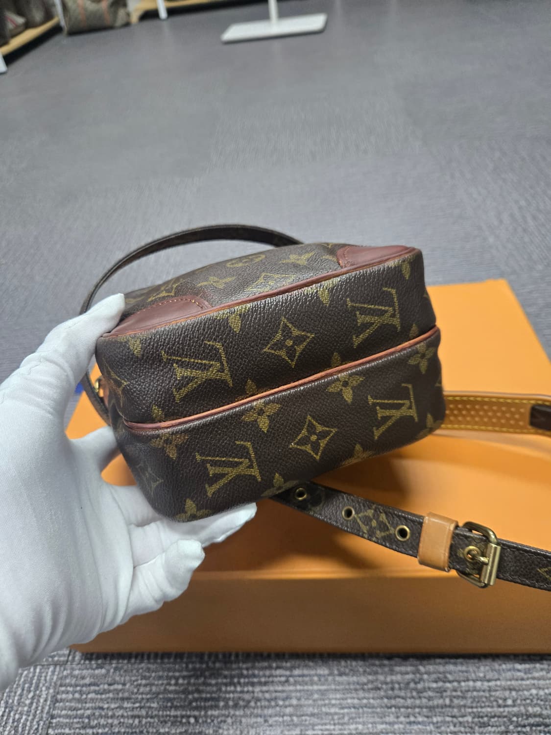 [특가][정품]루이비통 아마존 크로스백 상품이미지6