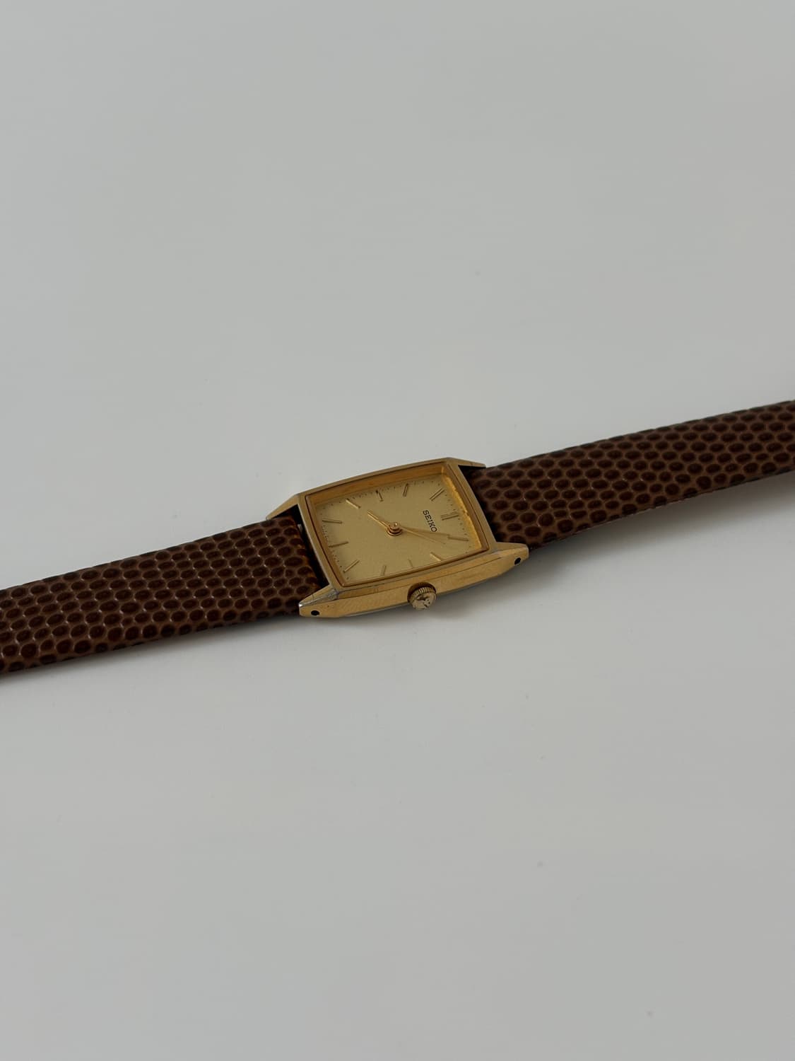 1980s Goldflake Dial Tank Ladies Quartz 상품이미지5