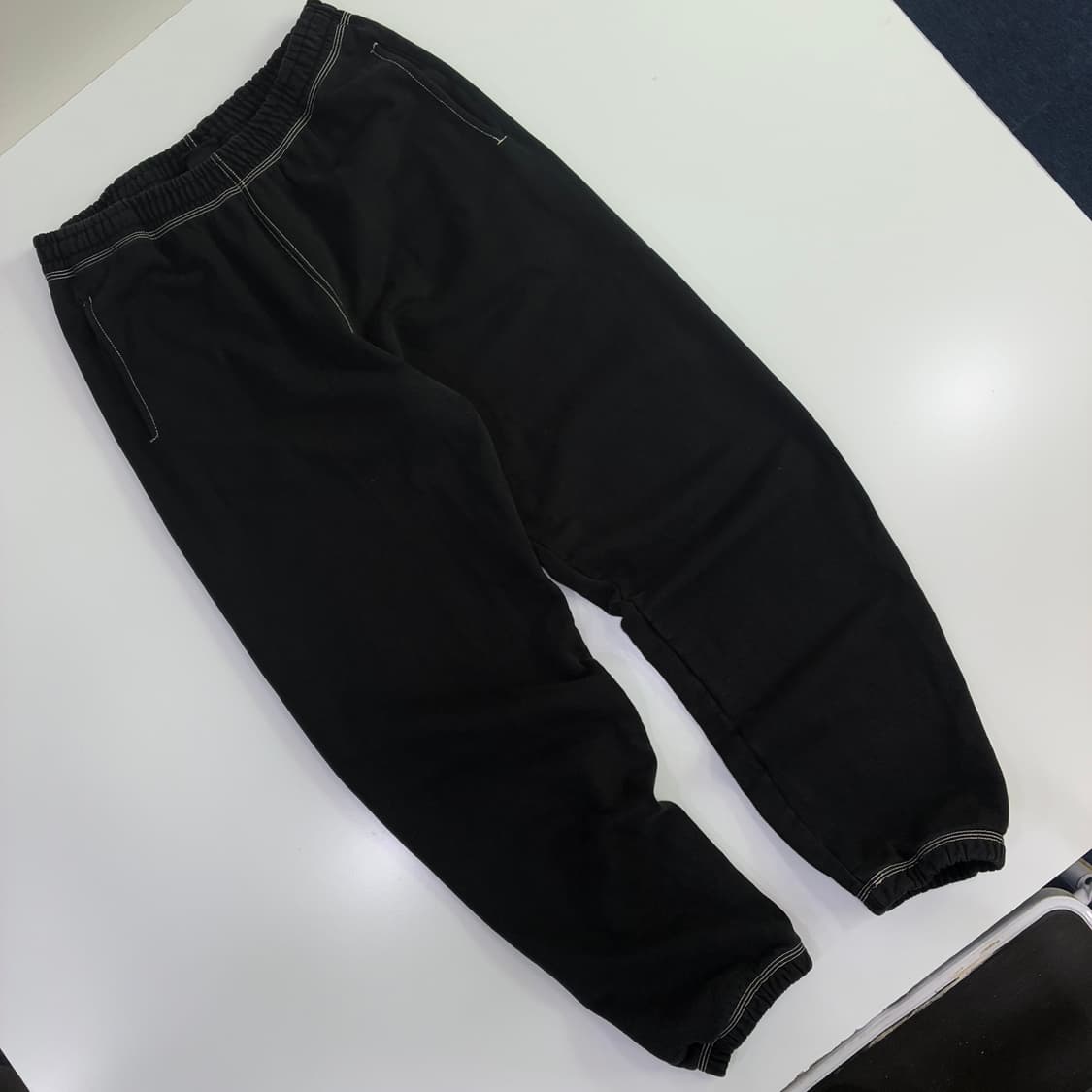 Stussy 스투시22 F/W 블랙 콘트라스트 스웻 팬츠 상품이미지3