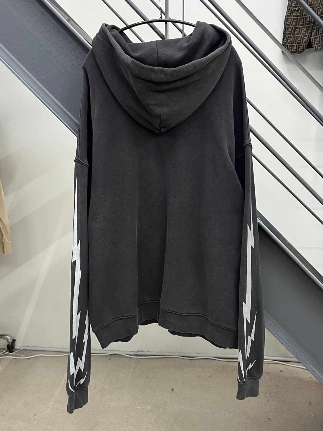 R13 알써틴 오버사이즈 스컬 볼트 후드티셔츠 상품이미지4