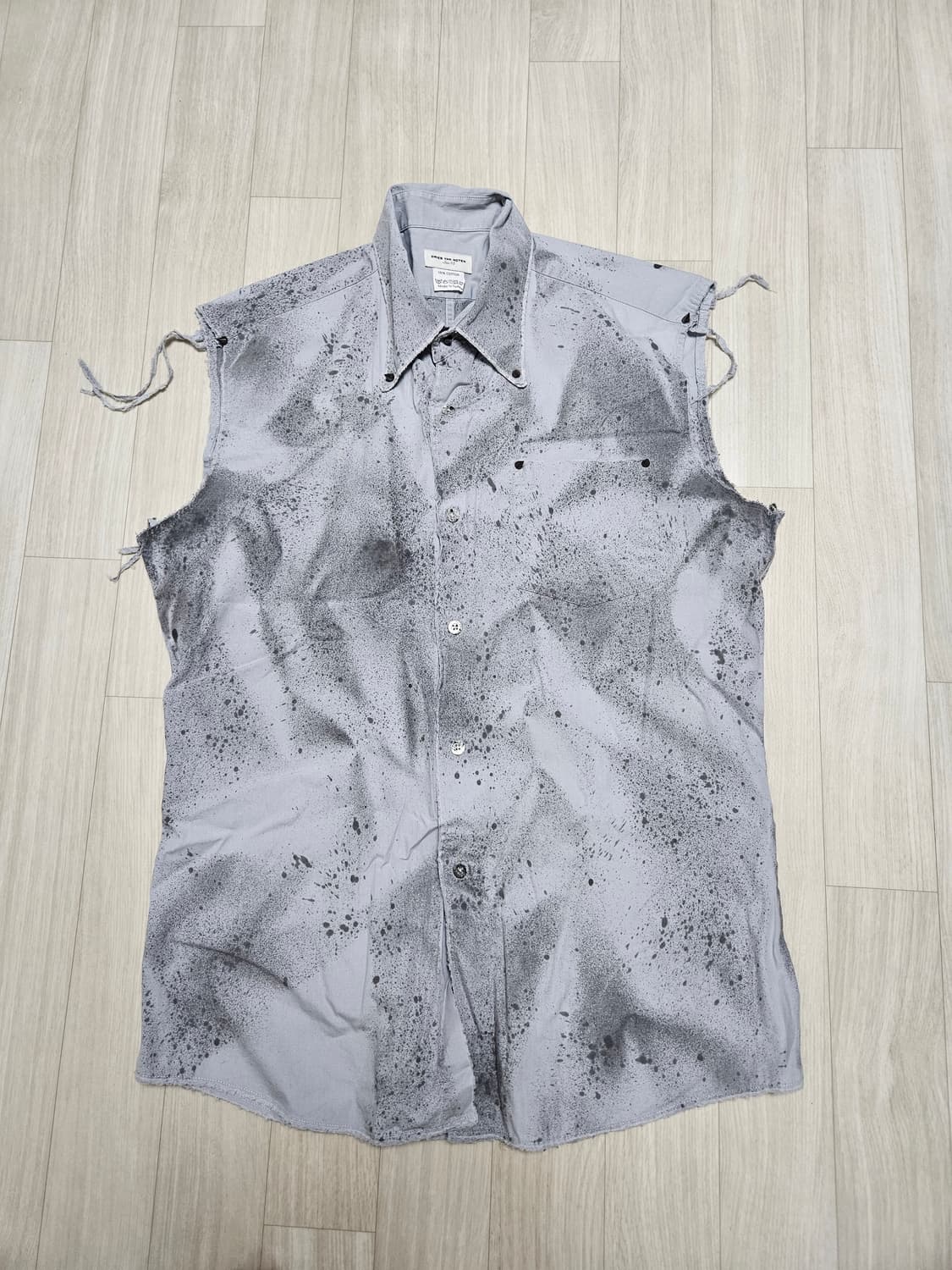 드리스 반 노튼 컷 아웃 리벳 베스트 상품이미지3