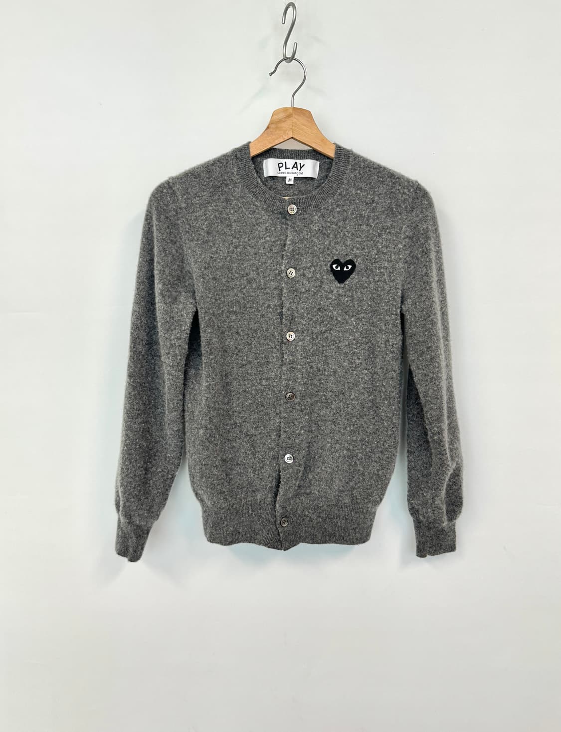 COMME DES GARCONS PLAY 꼼데가르송 그레이 라운드넥 울  상품이미지1