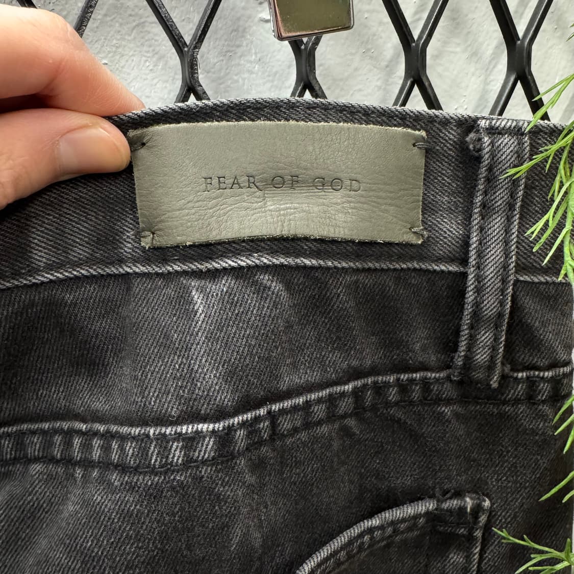 피어 오브 갓 4th 컬렉션 디스트로이드 데님 팬츠 흑청 상품이미지7