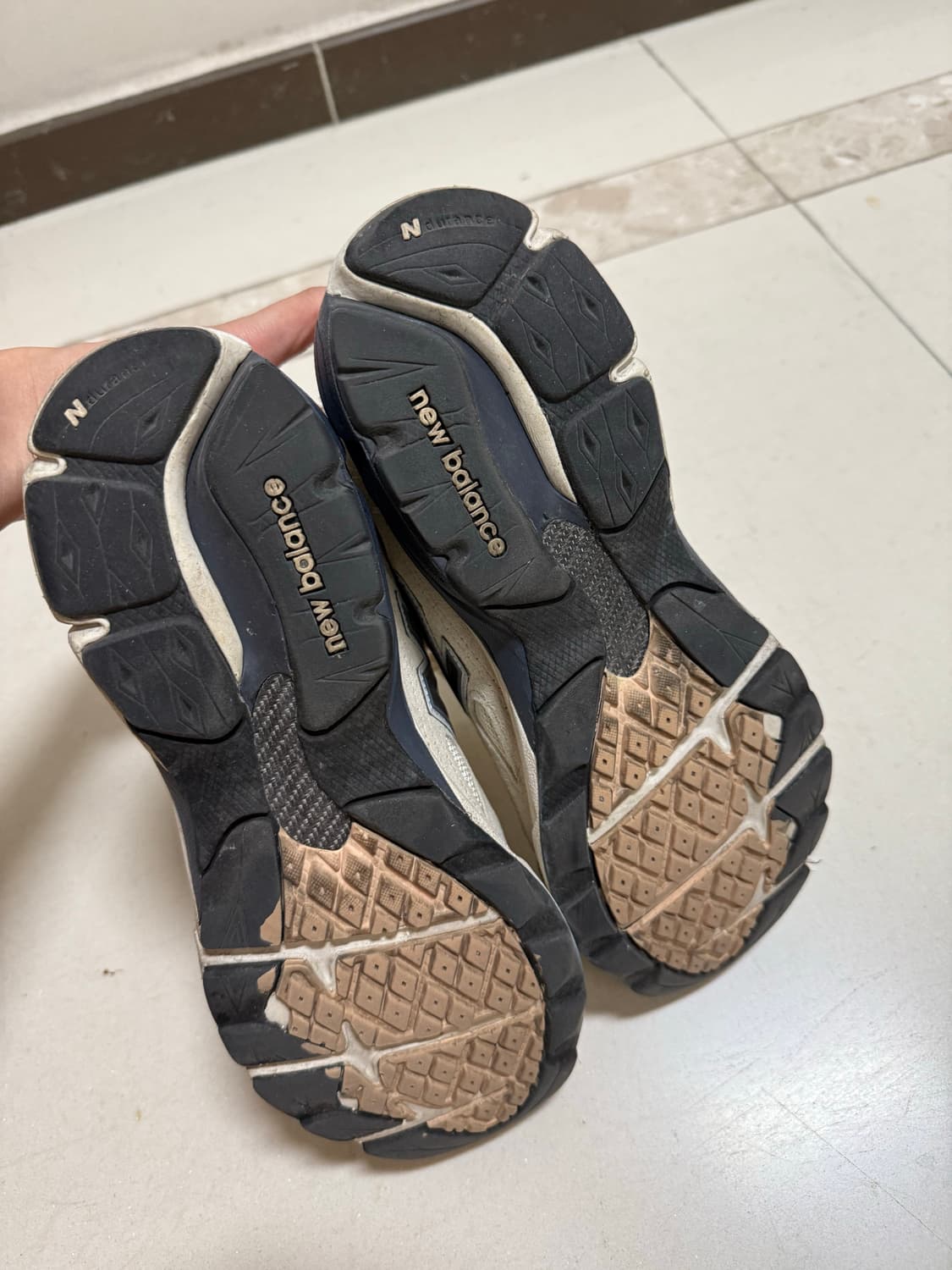 뉴발란스 990v3 메이드 인 USA 문빔 마카다미아넛 상품이미지5