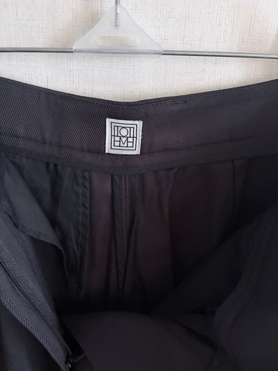 토템 트위스티드 심 트라우저 EU34 상품이미지5