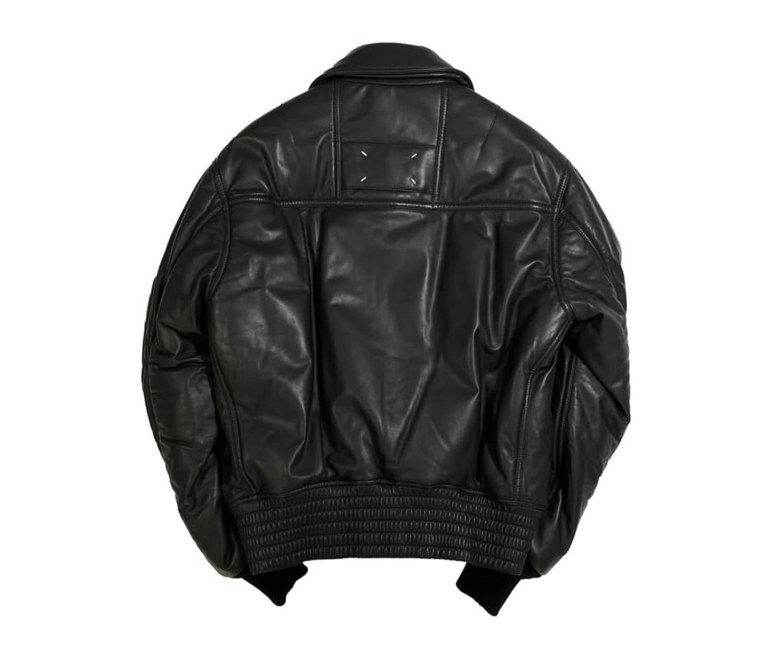 마르지엘라 가죽봄버 블랙색상으로 구해요 상품이미지2