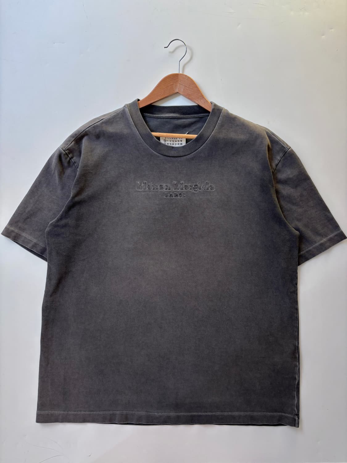 MM6 메종 마르지엘라 차콜 반팔 티셔츠 상품이미지2