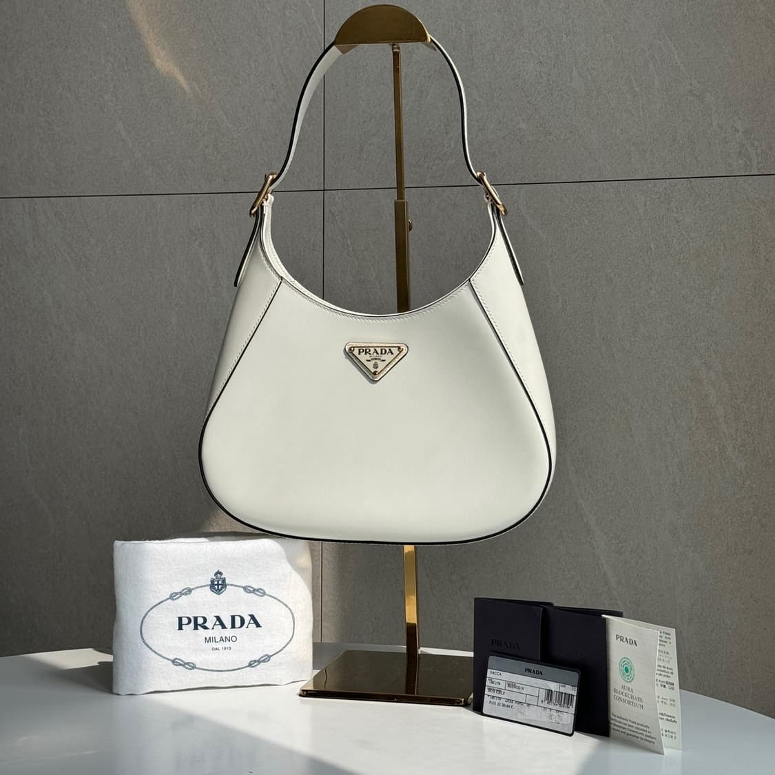 [새상품/풀구성] 프라다 클레오 가죽 숄더백 상품이미지8