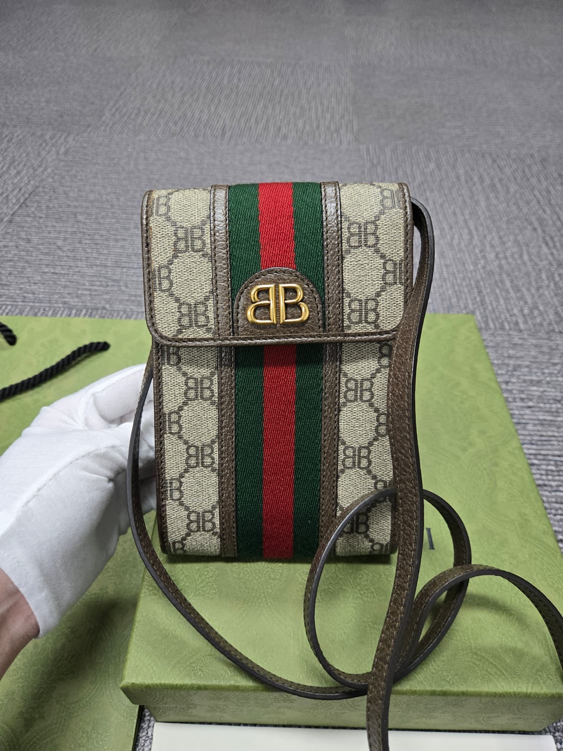 [특가][정품] 구찌x발렌시아가 폰홀더백 상품이미지1