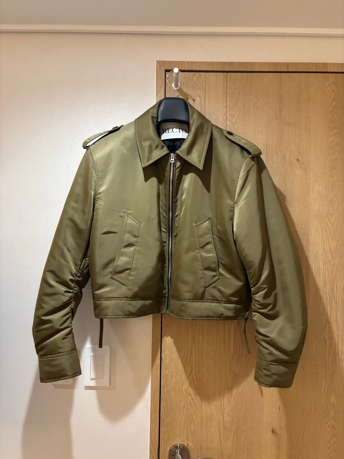 렉토 톨루즈 나일론 봄버 m 팝니다 상품이미지2