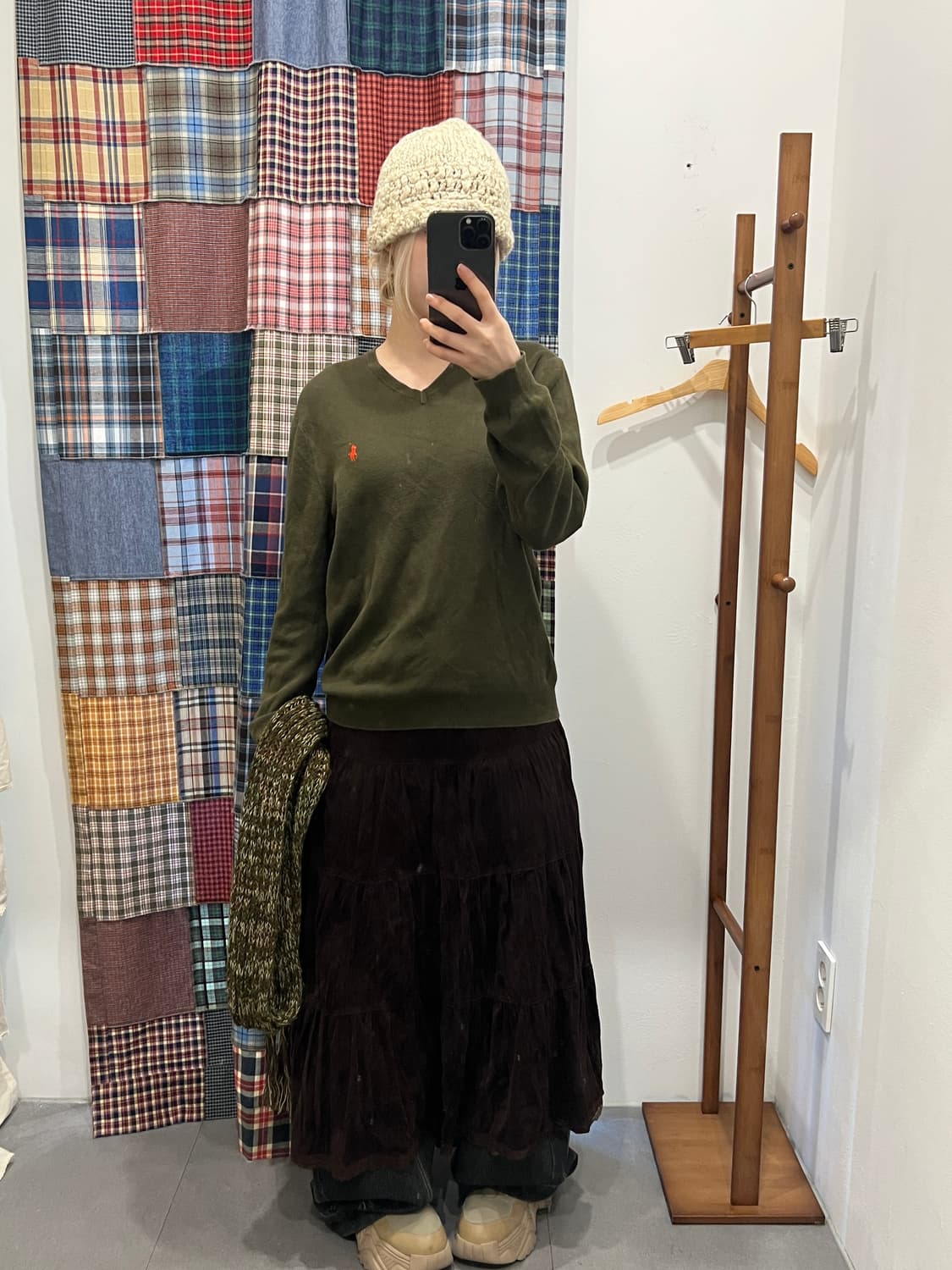 폴로 카키 브이넥 니트 상품이미지6