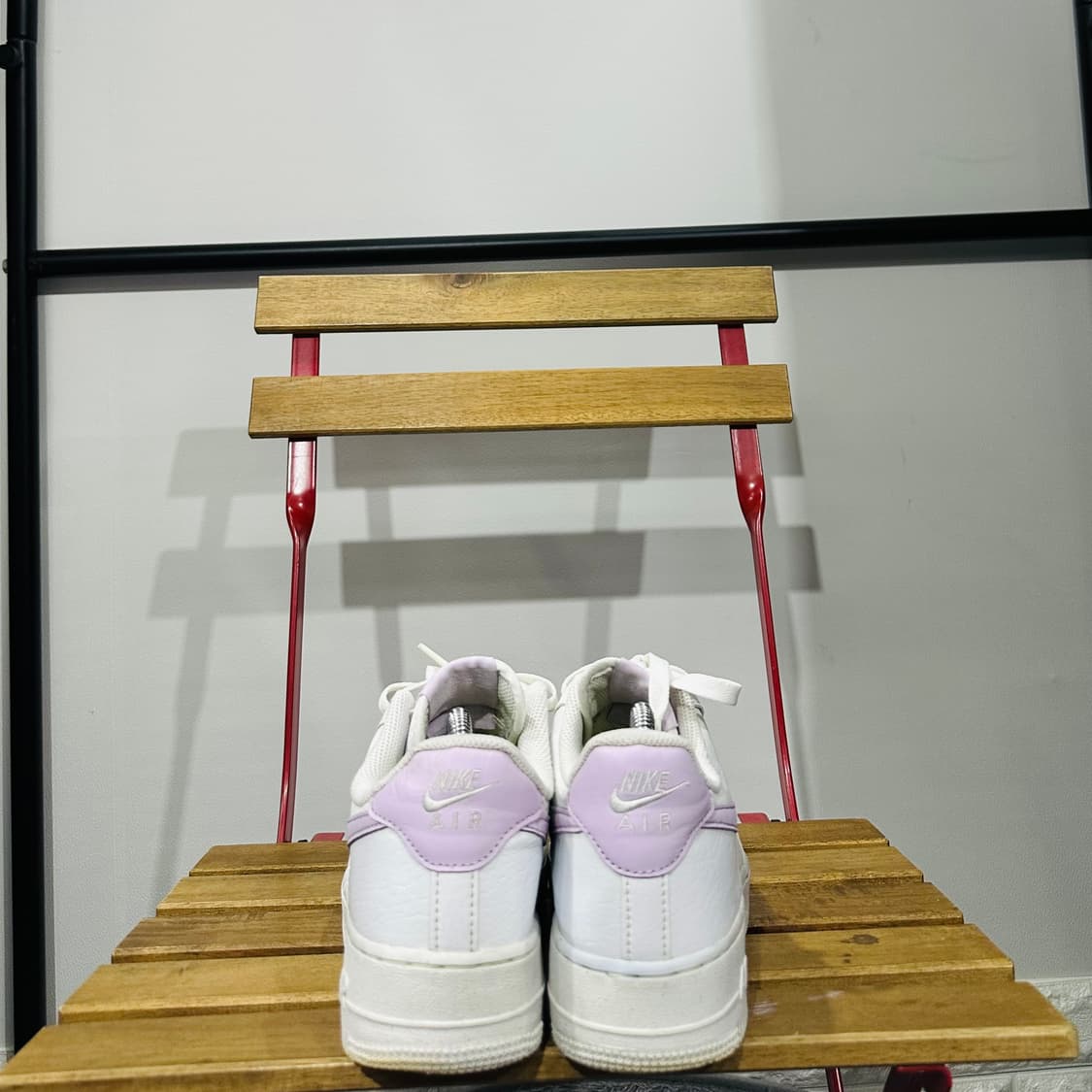 245) 나이키 운동화 여성 여자 신발 에어포스1 화이트 퍼플 상품이미지4