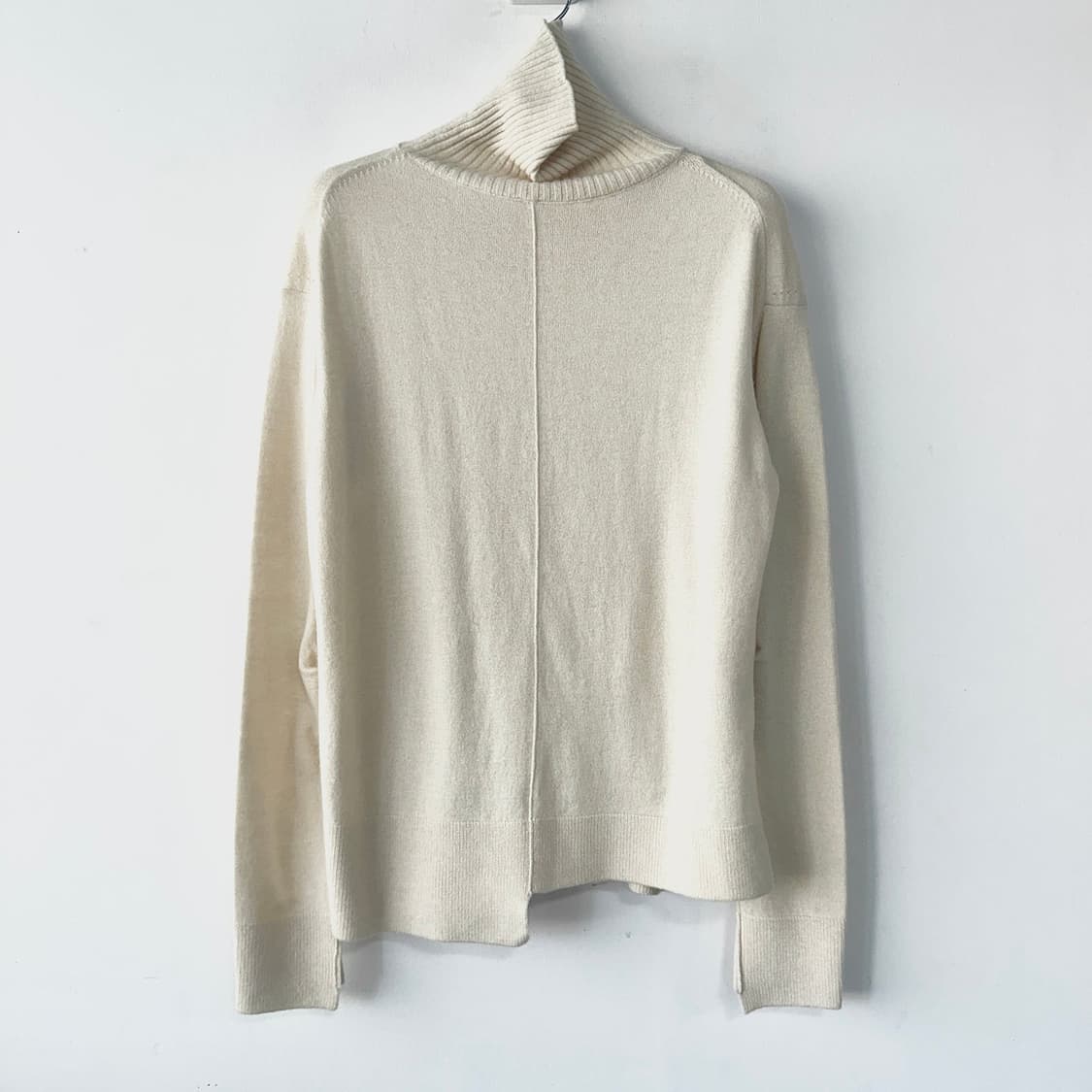 시스템 언발 헴 터틀넥 울 니트 (CREAM) 상품이미지2