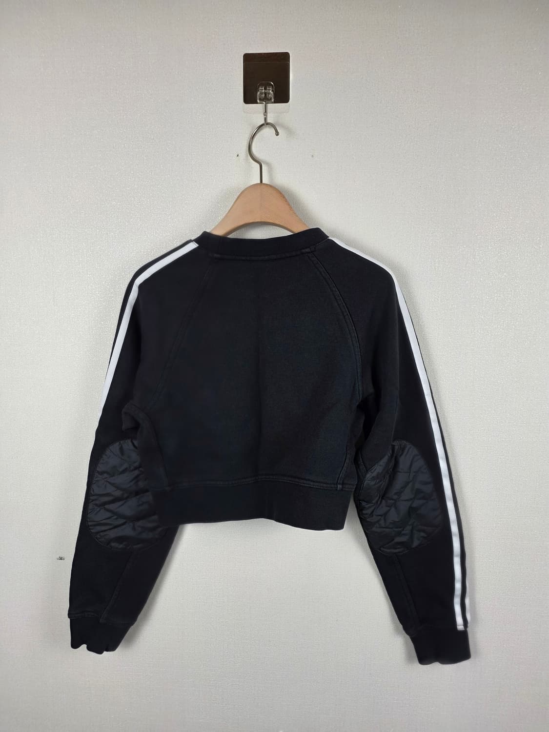 아디다스 여성 크롭 맨투맨 블랙 XS 상품이미지4