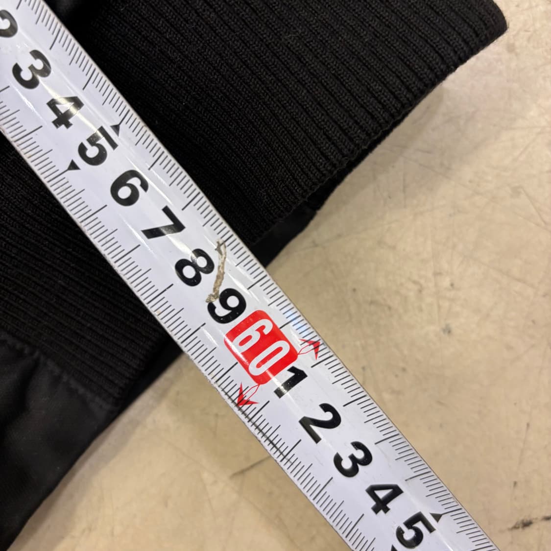 아이더 700 퍼 다운 블랙 패딩 상품이미지4