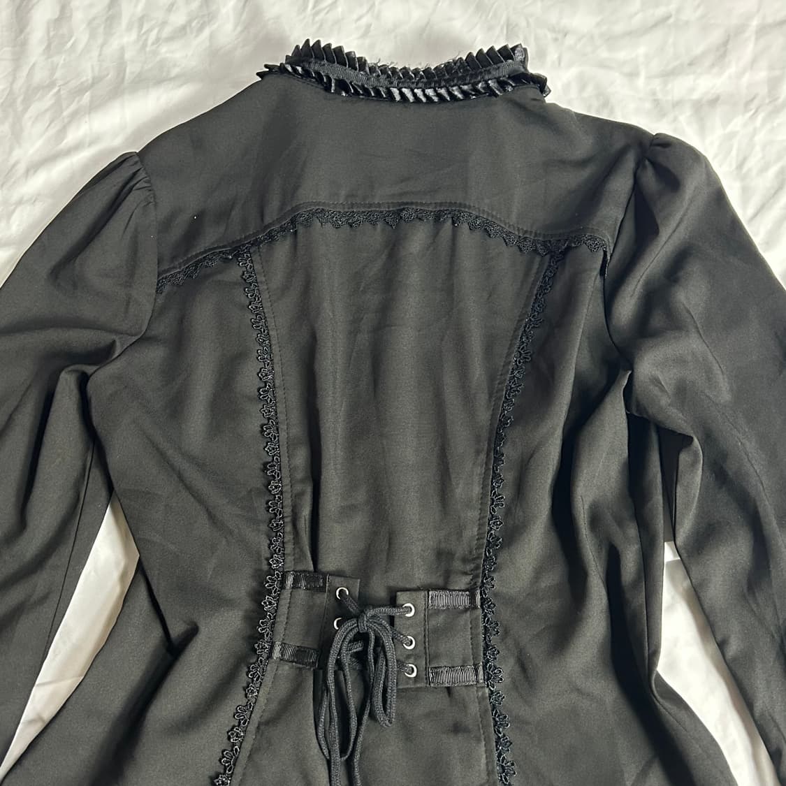 [OZZ ANGELO] 오즈안젤로 오즈온 고딕 프릴 블라우스 상품이미지6