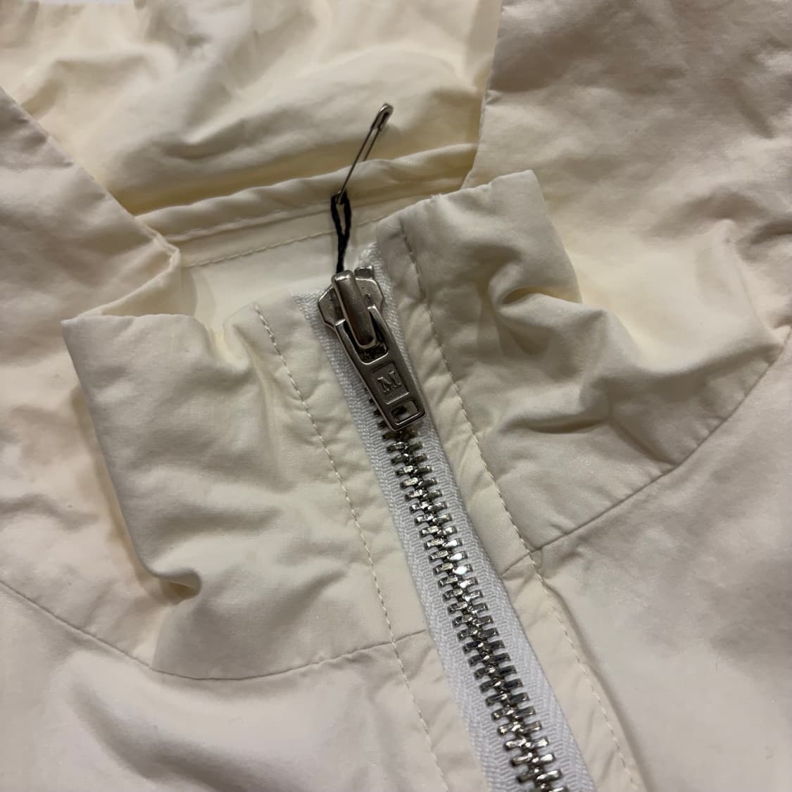 마뗑킴 빅로고 아이보리 바람막이 자켓 D224 상품이미지4