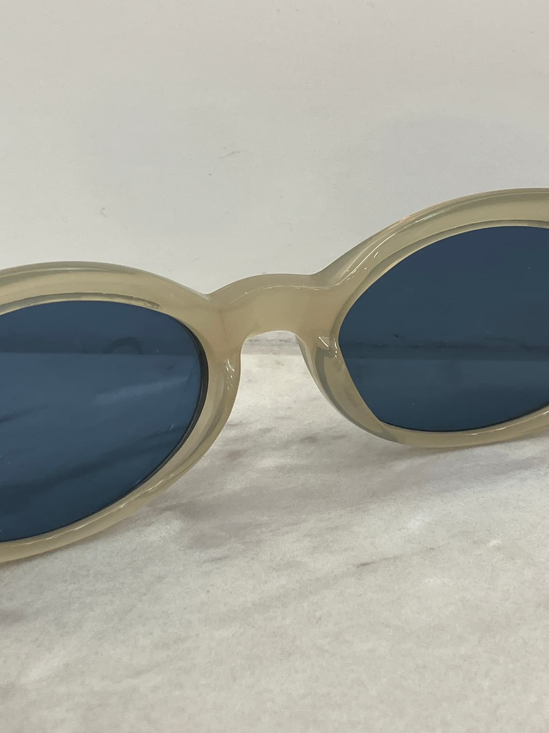 보이런던 Boy London 반투명 블루틴트 오벌 선글라스  상품이미지4