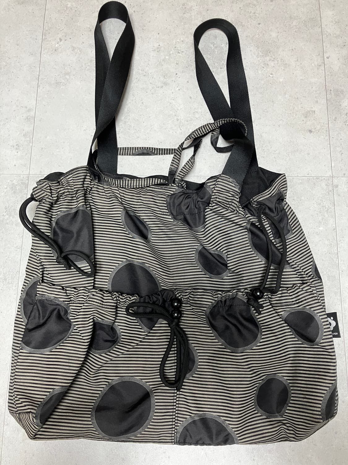 캔버스가든 땡땡이 스트링 숄더백 상품이미지3