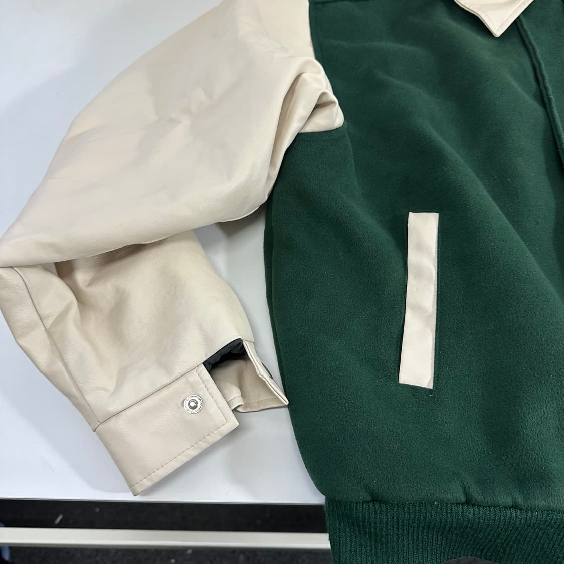 100 OWN 다크그린 바시티자켓 상품이미지2