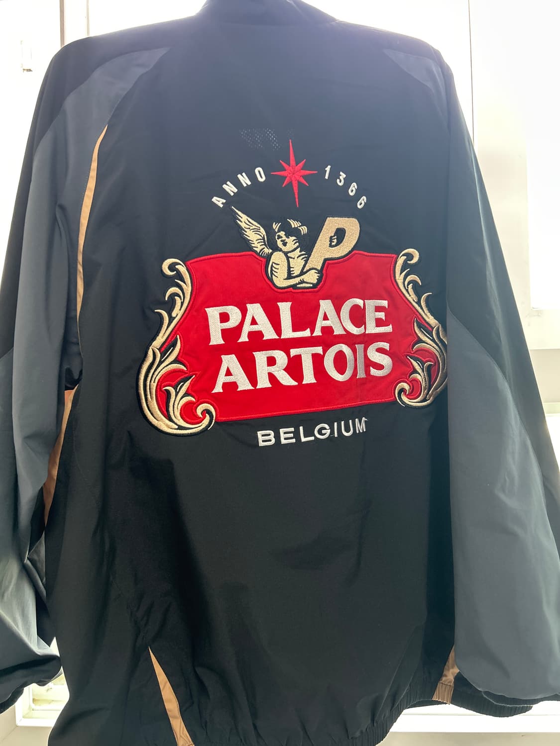 팔라스X스텔라 아르투아 바람막이 M 상품이미지2