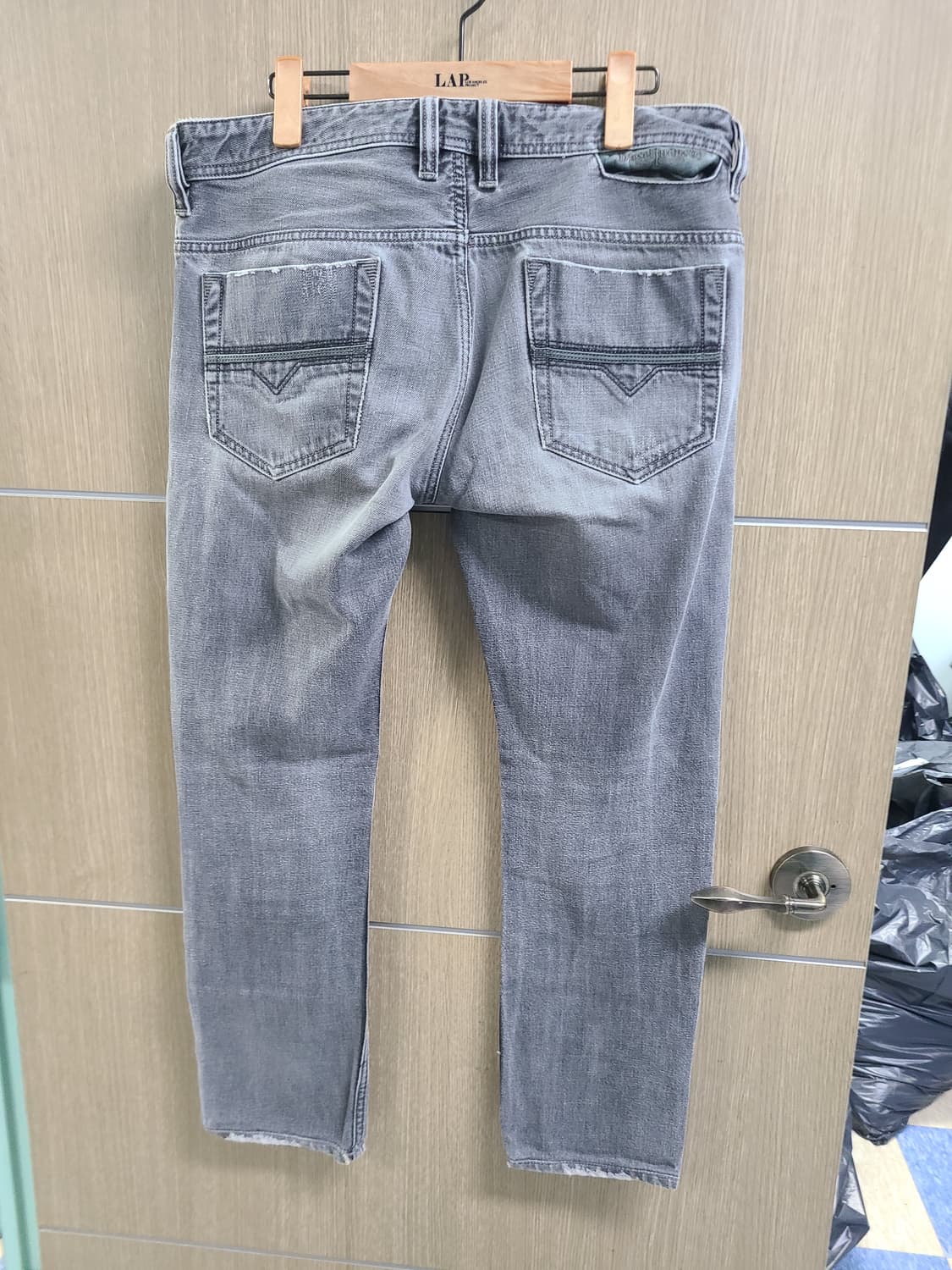 디젤 로우라이즈 그레이 데님 청바지 상품이미지5