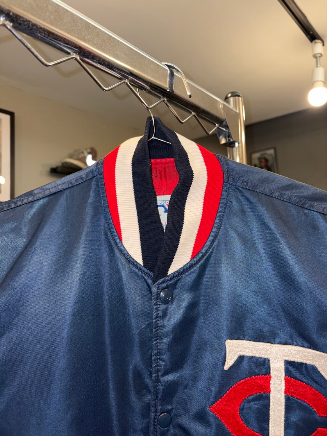 90’s Starter Minnesota satin bomber  상품이미지4