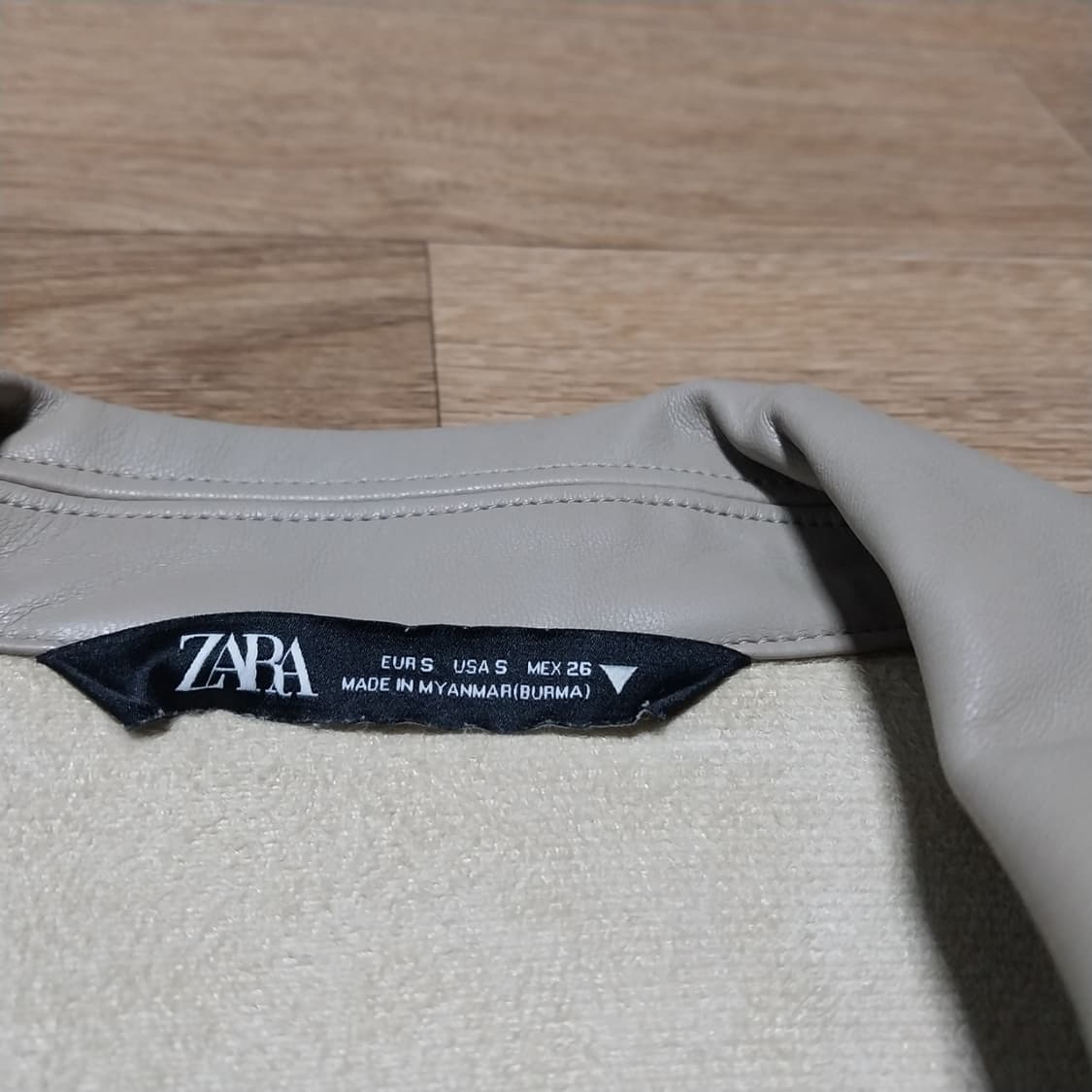 자라 오버핏 여성 인조가죽이고 상태굿 상품이미지4