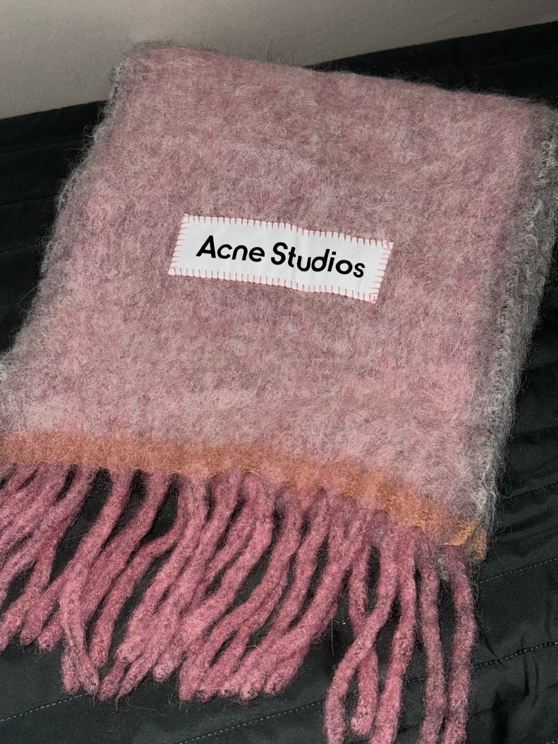 아크네 스튜디오 머플러 판매합니다🧣 상품이미지2