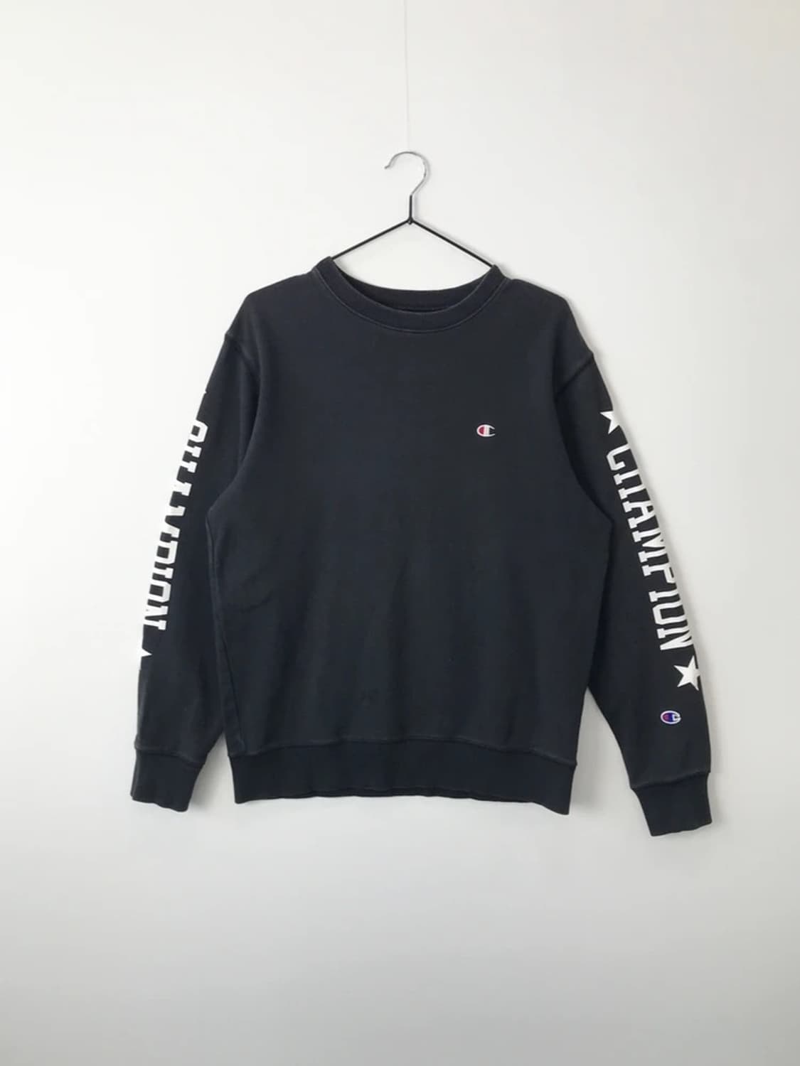 Champion Sleeve Logo Black Sweatshirt 상품이미지3