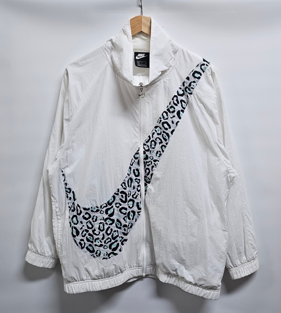 나이키 여성 애니멀 스우시 바람막이 S 상품이미지1