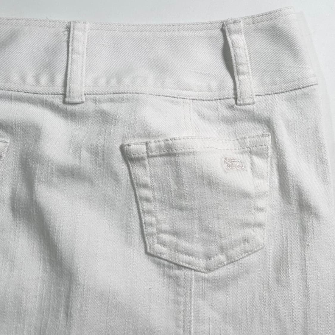 버버리 화이트 데님 스커트  상품이미지5