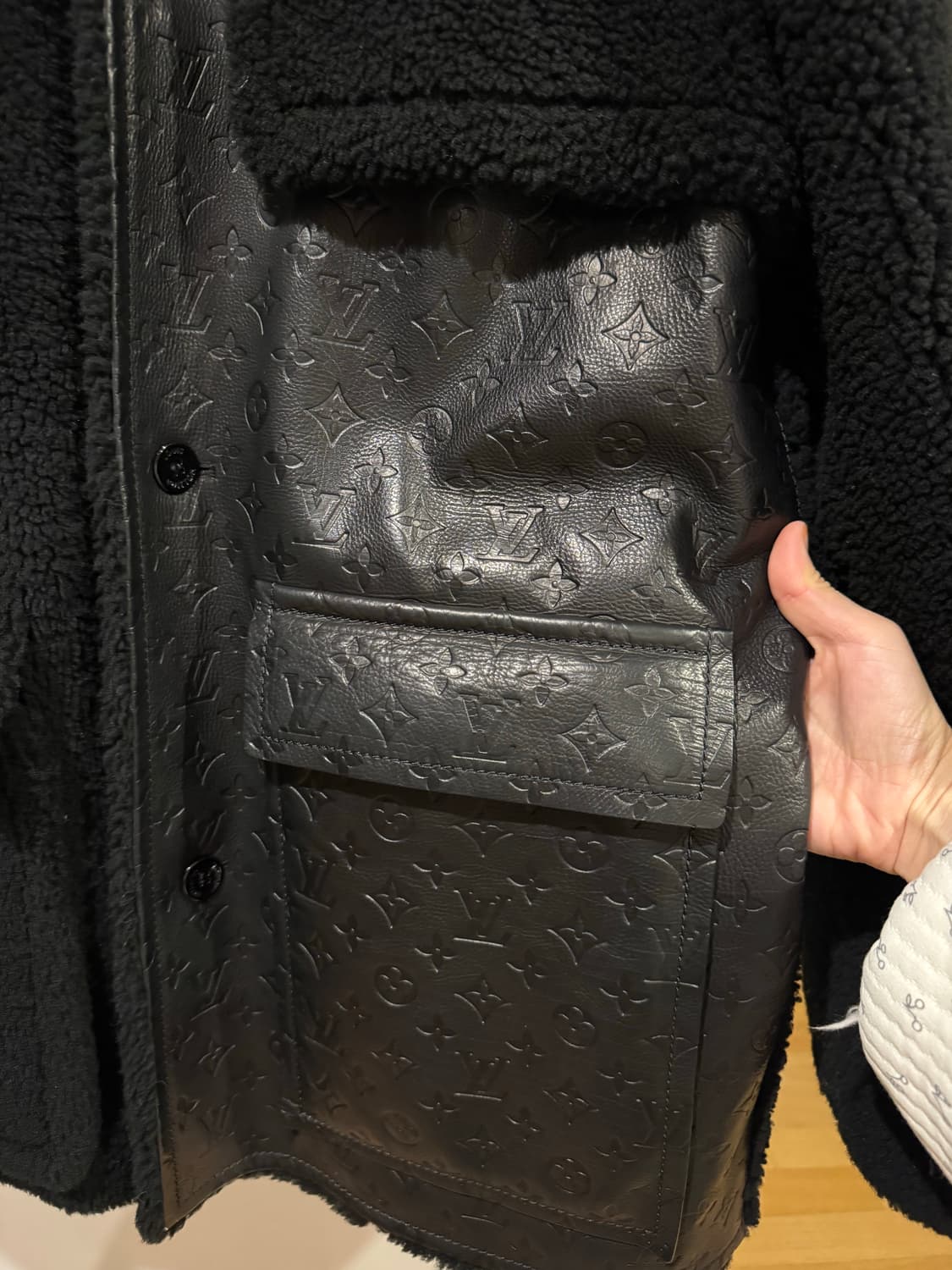 루이비통 무스탕 상품이미지5