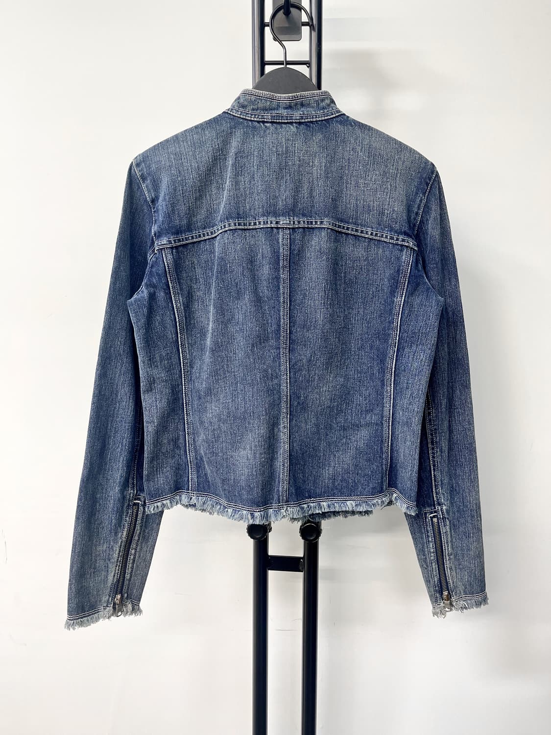 아르마니 익스체인지 컷 오프 데님 바이커 자켓 상품이미지5