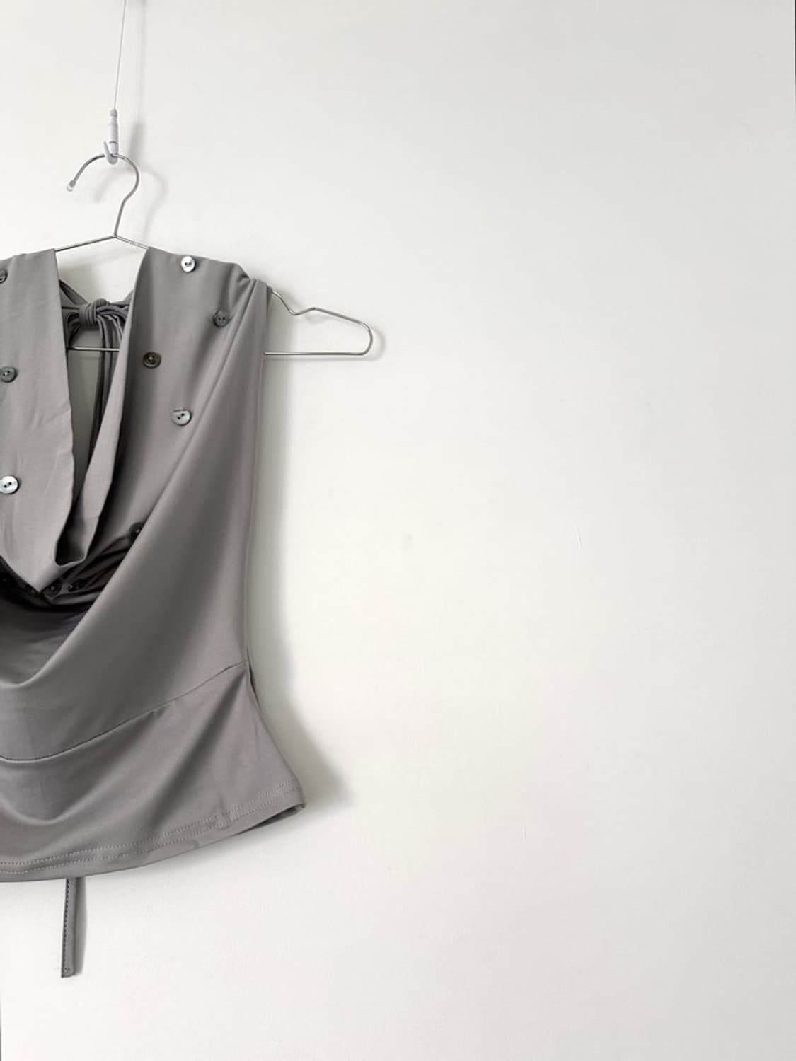 Button multi halter sleeveless / grey 상품이미지7