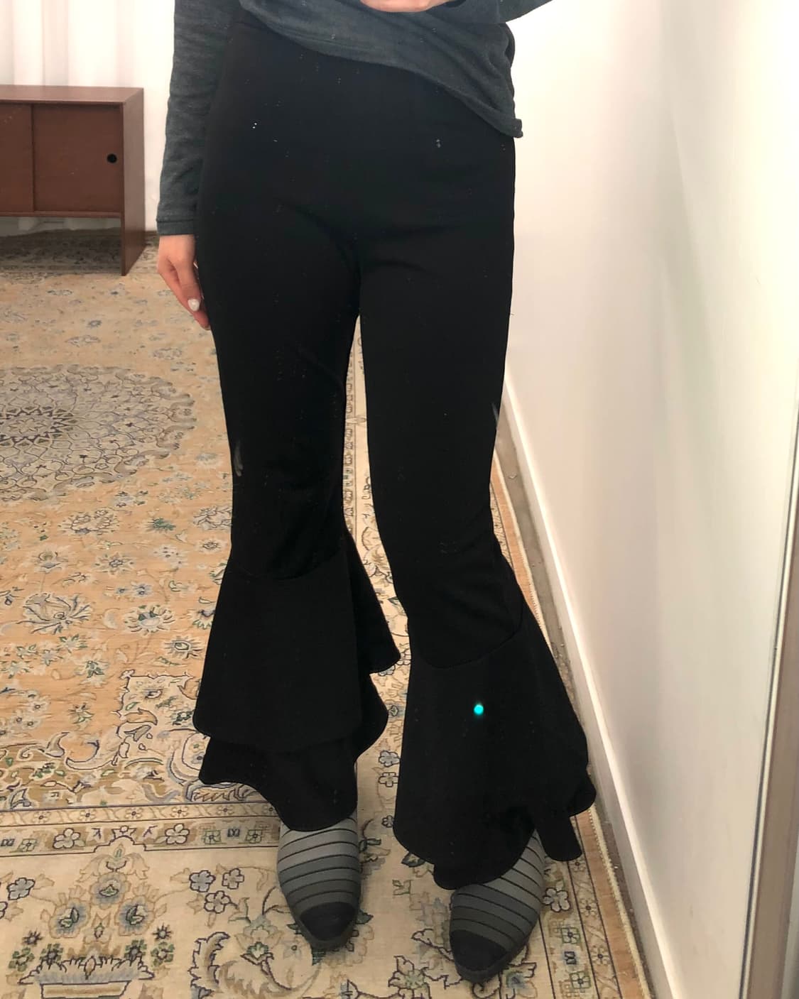 블랙 부츠컷 프릴 슬랙스 상품이미지1