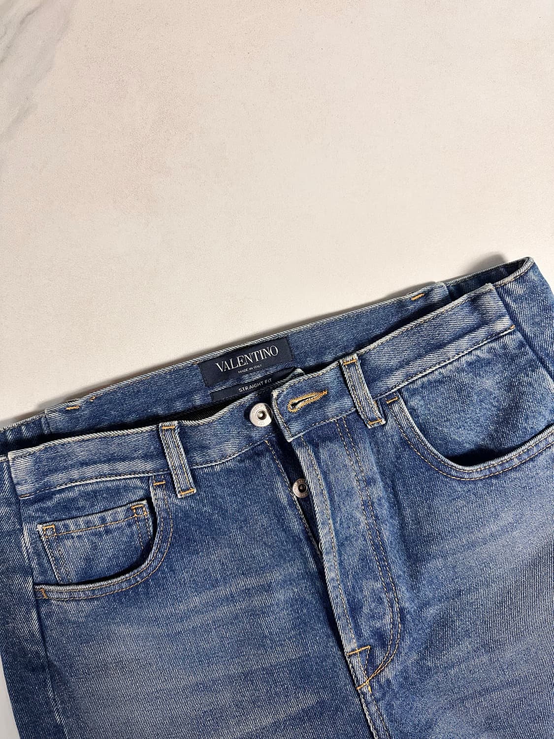 발렌티노 스트레이트 핏 턴업 진 30 상품이미지2