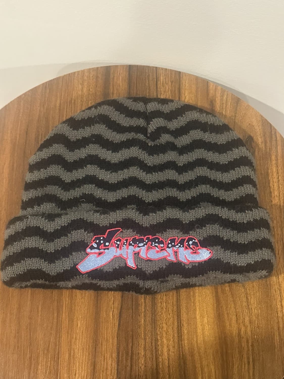 슈프림 웨이비 스트라이프 그래피티 비니 상품이미지1