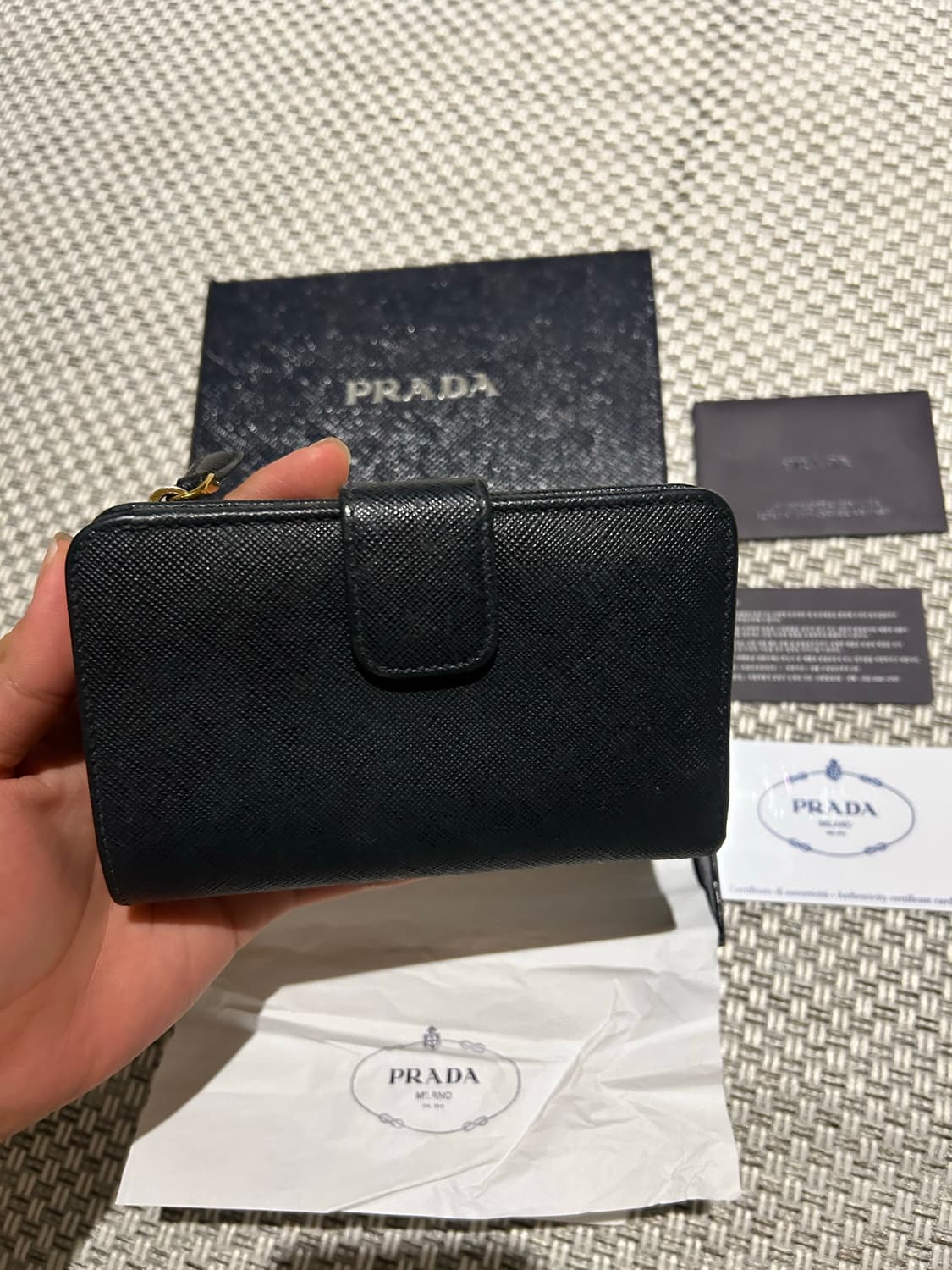 [백화점판] 프라다 1ML225 사피아노 중지갑 블랙 상품이미지4