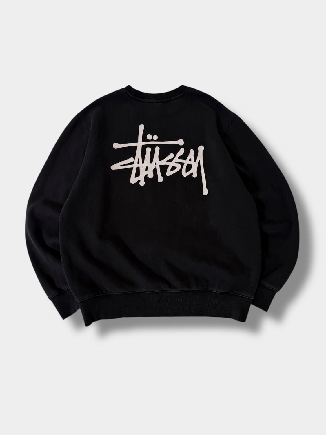 스투시 루즈핏 베이직 스탁로고 블랙 스웻 맨투맨 상품이미지1