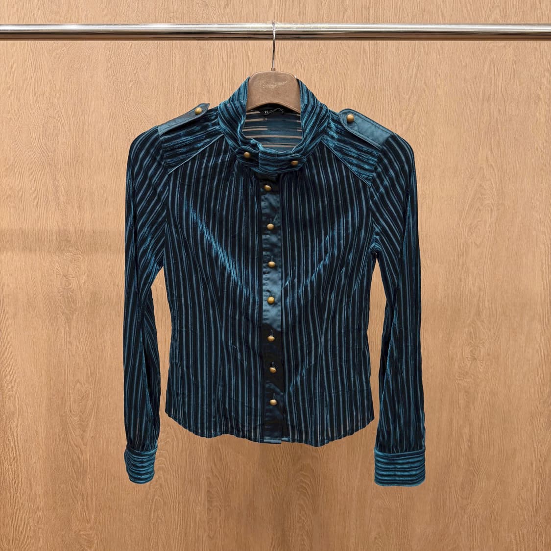 빈티지 하이넥 스트라이프 자켓 벨벳 어깨 견장 디테일 레귤러핏 그린 상품이미지2