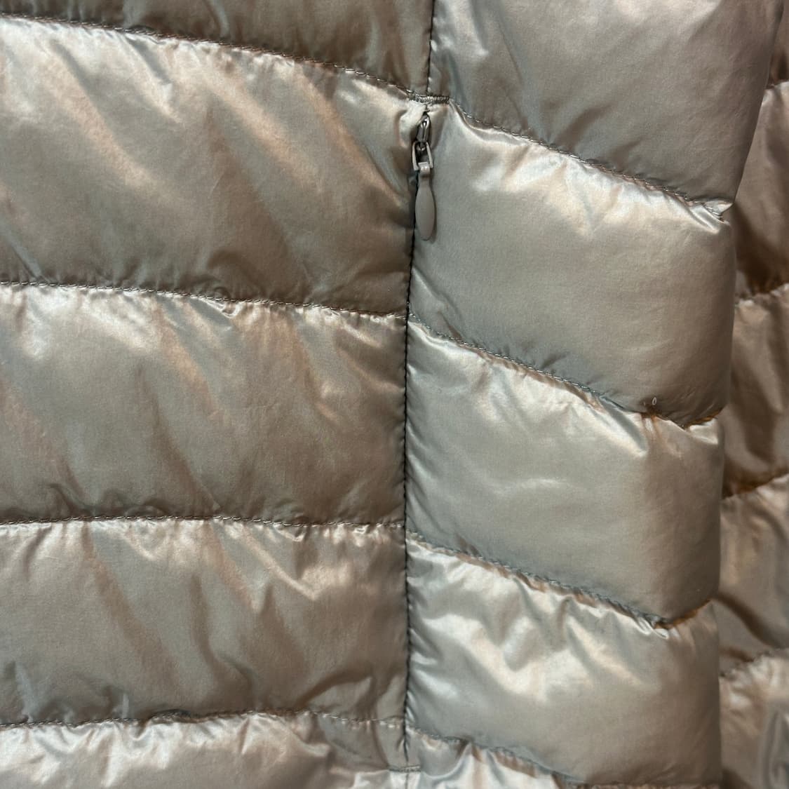 유니클로 다운 후드 경량 패딩  상품이미지4