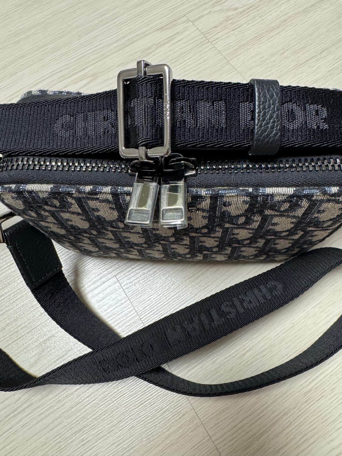 (새상품) 디올 미니 크로스백 (남여공용) 상품이미지5