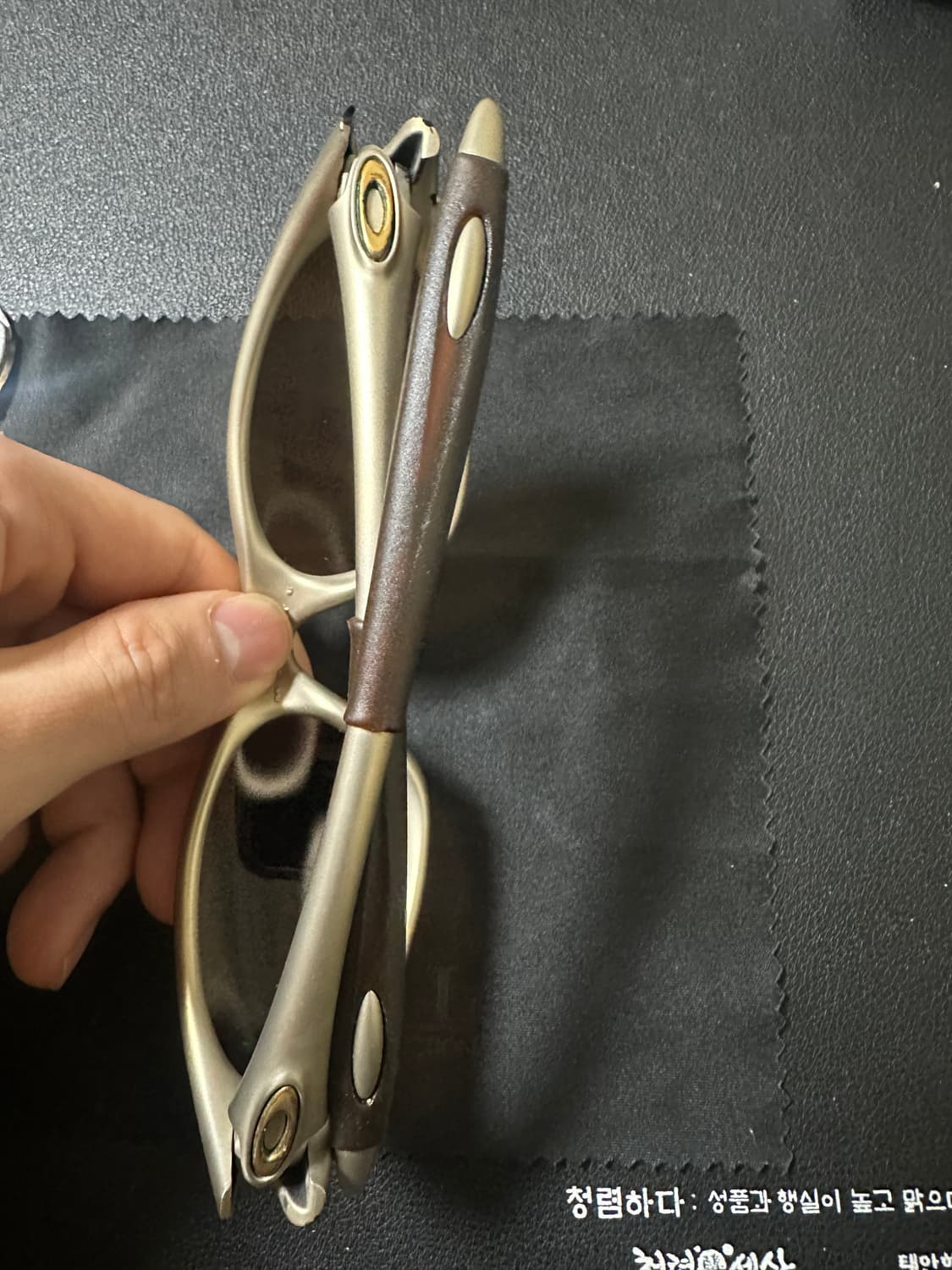 오클리 미뉴트1.0 플래티넘  상품이미지5