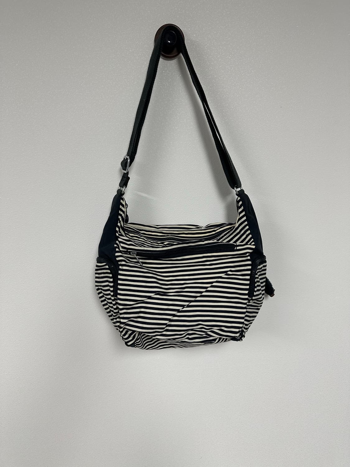 키플링 스트라이프 숄더백 상품이미지4