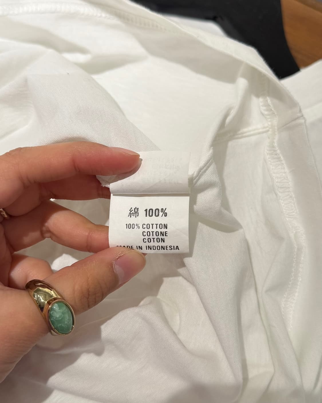 이브 생 로랑 화이트 로고 프린팅 롱슬리브 티셔츠 상품이미지8