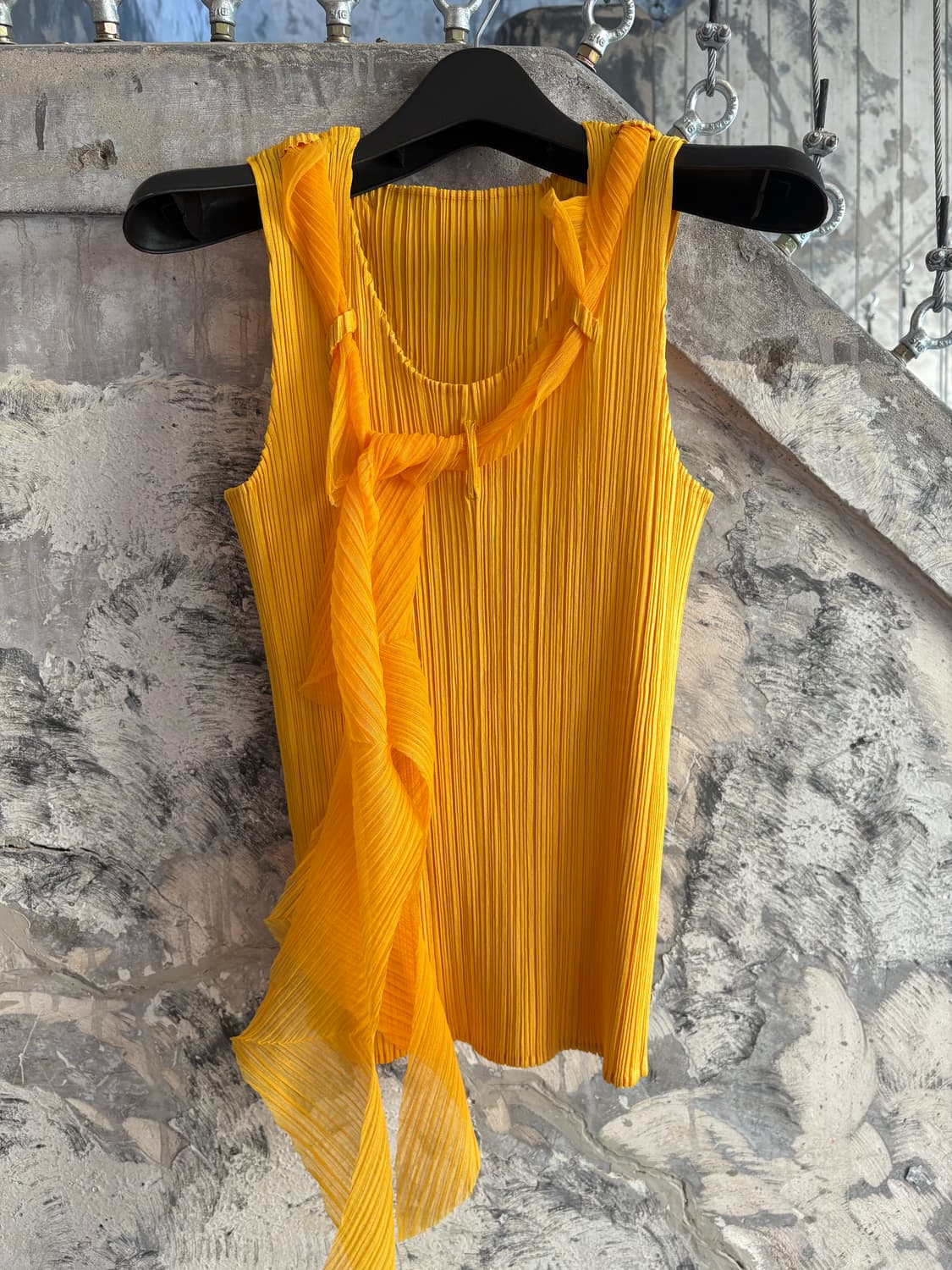 PLEATS PLEASE ISSEY MIYAKE Jaune Top 상품이미지3