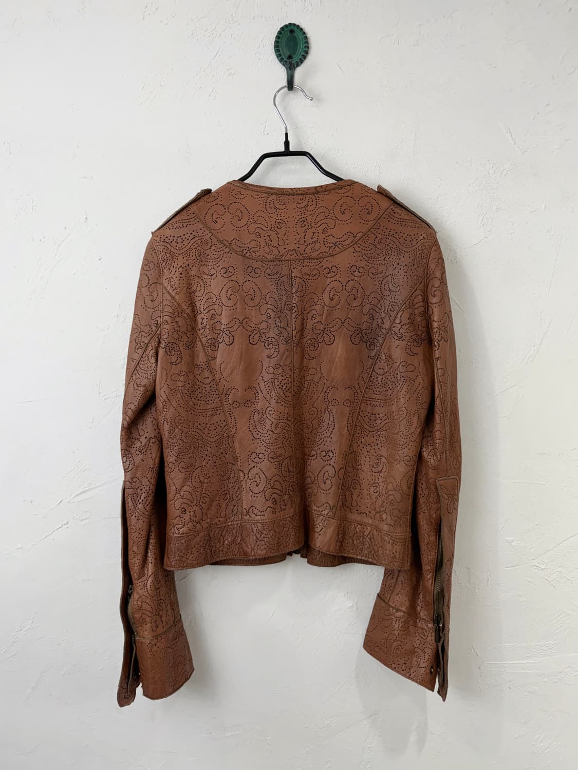 REKISAMI 펀칭 레더 자켓 상품이미지5